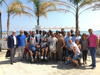 Assistenza ai disabili sulla spiaggia di Trani, oggi la cerimonia conclusiva del progetto