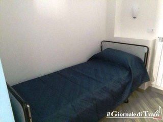 Inaugurato il dormitorio Caritas di Trani, don Raffaele: «Dopo vent'anni, finalmente ci siamo. E non ci fermeremo qui»