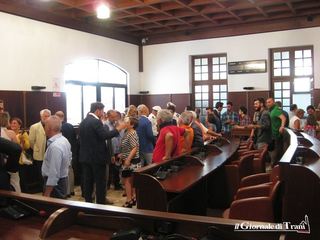 Commissioni consiliari a Trani, con un anno di ritardo liquidati 15mila euro