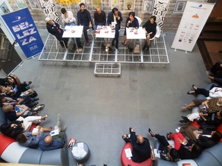 E Neri Marcorè «scopre» il Polo museale di Trani: «Questo è un patrimonio dell'umanità»