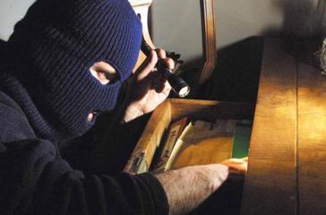 Tentato furto in un'abitazione del centro, arrestato 24enne di Trani