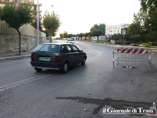 Comune di Trani o Aqp? Nell'attesa, il pericolo corre lungo via Falcone