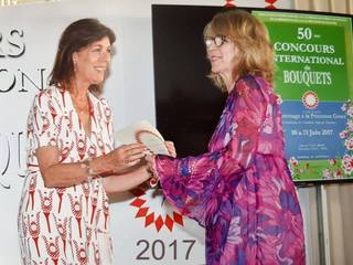 Da Trani al Belgio: Elisabetta Dassisti si aggiudica il terzo posto del Concorso internazionale di arte floreale