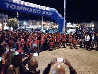 Atletica, la carica dei tremila: è staffetta fra Trani night run e Tranincorsa
