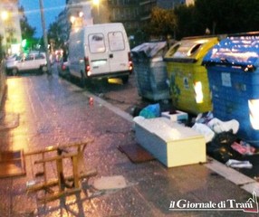 Rifiuti ingombranti intorno ai cassonetti, a Trani il fenomeno è sempre più fuori controllo