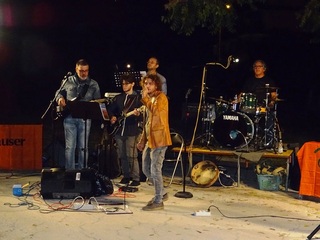 Villa Guastamacchia di Trani, gran successo per la chiusura della “Festa dei nonni” con il concerto de “La questione meridionale”