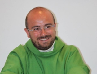 La chiesa di san Magno di Trani festeggia i dieci anni di sacerdozio di don Dino Cimadomo: gli appuntamenti di oggi