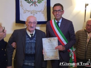 FOTO. Nicola Oreste, scommessa vinta:  a Trani esce l'«over 105». Con tanto di record di longevità e civica benemerenza