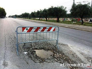 Buche, non sarà più possibile segnalarle con transenne: subito 13mila euro per gli interventi urgenti