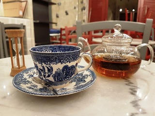 «Maison Bistrot», nel centro di Trani il gusto coccola anche «tè»