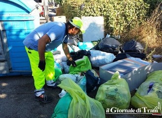 Rifiuti abbandonati a Trani, il fabbisogno di Amiu raddoppia: lunedì estrarrà a sorte otto addetti part time, e non più quattro