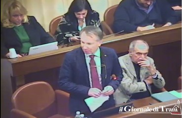 Consiglio comunale di Trani, Merra annuncia: «Vi denuncerò tutti». De Laurentis rifiuta la delega e aggiunge: «Serve un cambio di rotta»