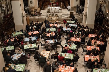 Natale e solidarietà: oggi, allo Spirito Santo di Trani, la “Tavola della speranza”