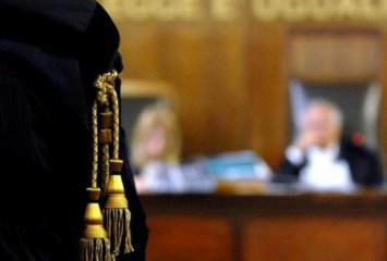 Il Comune di Trani rafforza le entrate, i contribuenti resistono in giudizio: via alla nuova short list di tributaristi esterni per difendere l'ente