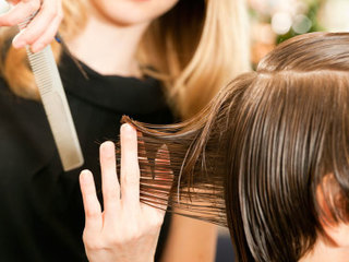 Befana, sei ore per farsi belli: a Trani, oggi, acconciatori aperti fino alle 14