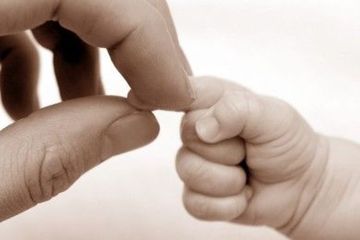 “Adozione, primo incontro con il bambino ed ingresso in famiglia”: oggi, a Trani, nuovo incontro del Comitato “Teniamoci per mano”