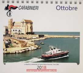 Ed i carabinieri rendono omaggio a Trani sul loro calendario: ad ottobre, appuntamento con la Pezzuto, fra porto e cattedrale