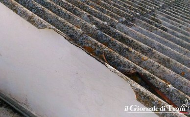 Supercinema a Trani, per comitato dei residenti non c'è scelta: «Quel tetto in eternit va rimosso»