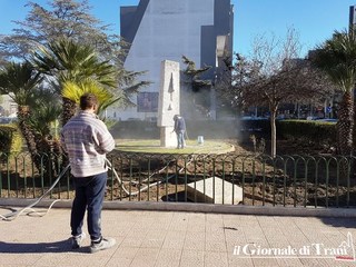 Omaggio ad Alfredo Albanese, la piazza è pronta. E nel pomeriggio, al Polo museale di Trani, il capo della Polizia