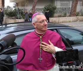 Mons. D'Ascenzo in visita al dormitorio e al centro d'accoglienza: «Importante avere attenzione per i più fragili»