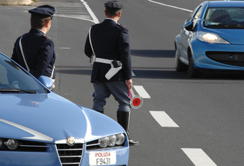 Polizia stradale, è tempo di bilanci: meno incidenti e meno vittime, tanti servizi per i cittadini