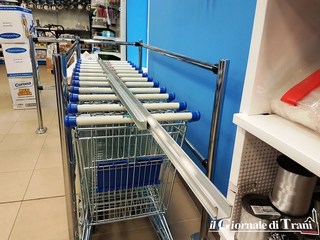 VIDEO. Nuovo furto con scasso nel centro di Trani: bottino, 11 euro. Le telecamere potrebbero incastrare i responsabili, ma cresce la paura