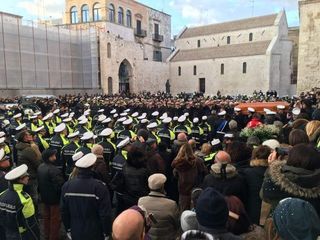 Funerali del comandante Marzulli, a Bari le polizie locali dell'intera Puglia: quattro gli agenti di quella di Trani
