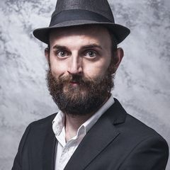 «Diecimila ali in un cassetto (aperto)»: online il libro del poeta di Trani Daniele Marrone