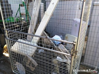 Raccolta di rifiuti da apparecchiature elettriche ed elettroniche, al Comune di Trani incontro per una raccolta corretta