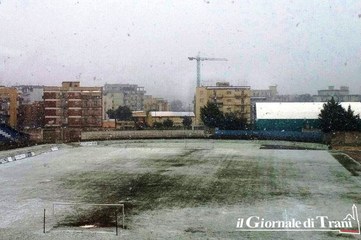 Trani, ore 11: la neve scende in campo. Il colore dell'allerta meteo è giallo