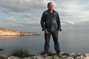 Quel muratore di Trani che salvò dodici vite a Lampedusa: Costantino Baratta eletto fra i quattro «Giusti nel mondo 2018». La riconoscenza di Mattarella