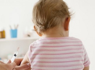 Vaccini, certificati a scuola entro il 10 marzo. Disagi nelle scuole di Trani, alcuni genitori: «Intervenga il sindaco, Procura già interessata»