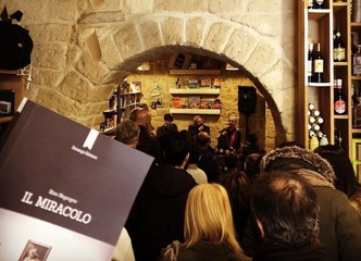 Trani e «Il miracolo» di comunicare: sulle pagine del libro di Negrogno, le «storie difficili» si fanno poesia