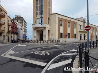 Trani, fra via Tasselgardo e piazza D'Agostino si rischiano «frontali»: urgono «segnali padella» ed isola spartitraffico