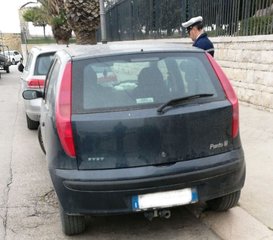 Metti un sabato a Trani con multe: la Polizia locale sanziona veicoli e fa sgomberare bancarelle abusive