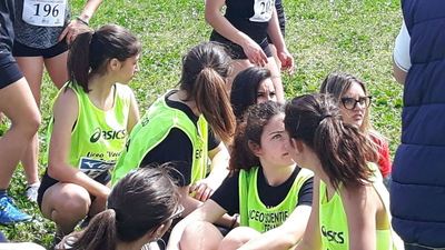 Gli studenti del “Vecchi” di Trani protagonisti nella finale provinciale di atletica dei giochi studenteschi
