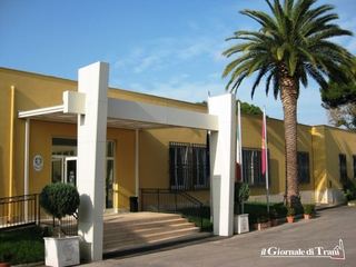 Esce di casa per giocare con i bimbi della scuola materna: i genitori la ritrovano al Commissariato di Trani