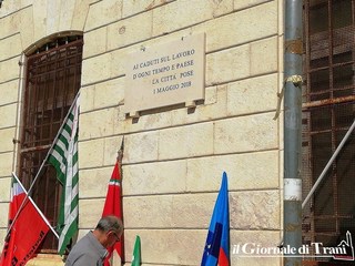 Caduti sul lavoro, Trani dedica loro una targa nuova. Anche nella data. Bottaro: «Oggi il vero dramma è la disoccupazione»