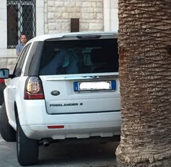 Fine settimana a Trani: Polizia locale all'opera, ma anche gli abusivi della sosta non scherzano