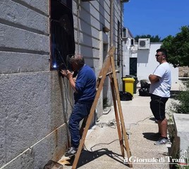 Villa Seggettaro, dopo l'occupazione abusiva il fabbro presenta il conto: 600 euro. Trani soccorso ce li rimetterà di tasca propria