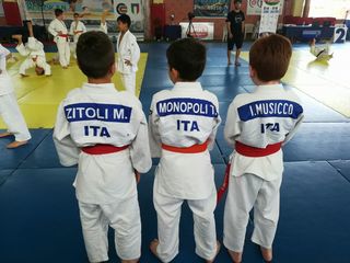 Judo Trani: due primi posti al Trofeo Internazionale a Vallo di Diano. Carbone (lotta) secondo a Sassari con la nazionale italiana