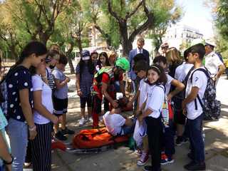 A scuola di protezione civile: la Polizia locale di Trani simula soccorsi con i ragazzi della Rocca-Bovio-Palumbo