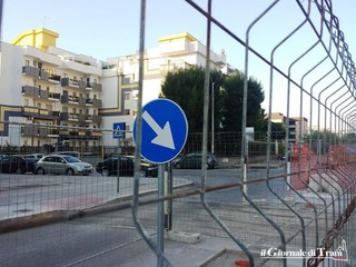 Distrusse segnale allo spartitraffico, il Comune di Trani gli intima di pagare i danni: 150 euro