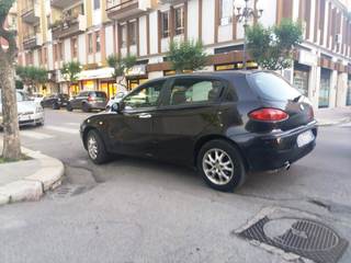 FOTO e VIDEO. Il mondo a Trani, ed il weekend diventa un incubo: la Polizia locale fa il suo, ma non basta