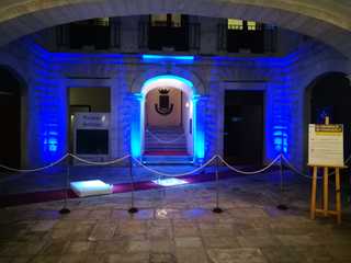 Prevenzione tumori: anche Palazzo Beltrani, per una notte, s'è colorato d'azzurro