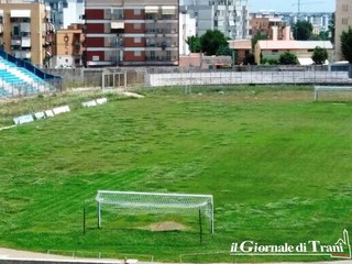 Stadio, 15mila euro per salvare l'erba: Trani non pervenuto, il Comune li pagherà alla Francese agricoltura