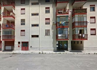 Casa occupata in via Olanda, Santorsola ribadisce: «Avviamo un percorso per nuove case popolari a Trani»