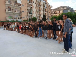 FOTO. Ecco la rinnovata pista di pattinaggio di Trani.  Più grande e sicura, in settimana avrà i fari. Per la copertura serviranno finanziamenti Coni