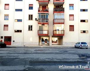 Via Olanda, già da due settimane il nonnetto è espropriato della casa. E a Trani, sulla vicenda, cala il silenzio