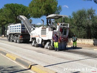 A Trani Capirro si ripristina il manto stradale dopo gli scavi per il metano. E, questa volta, dovrebbe essere quella buona